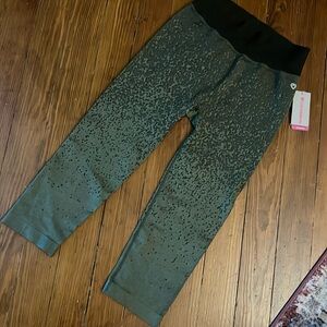 Colosseum Gracie Seamless High-Waisted Capri Leggings Training